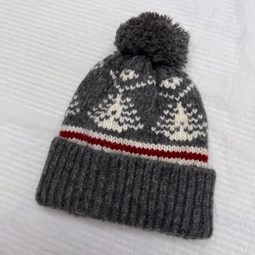 THOM BROWNE 汤姆布朗 TB 费尔岛毛球针织帽 \n码数：均码，颜色：灰色、藏青\n