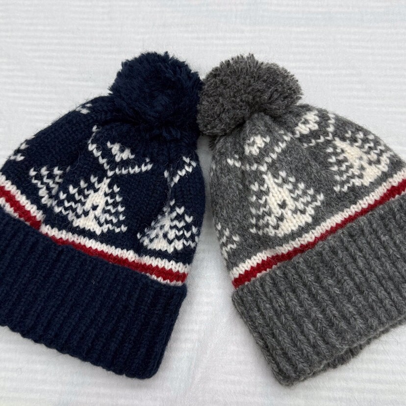 THOM BROWNE 汤姆布朗 TB 费尔岛毛球针织帽 \n码数：均码，颜色：灰色、藏青\n