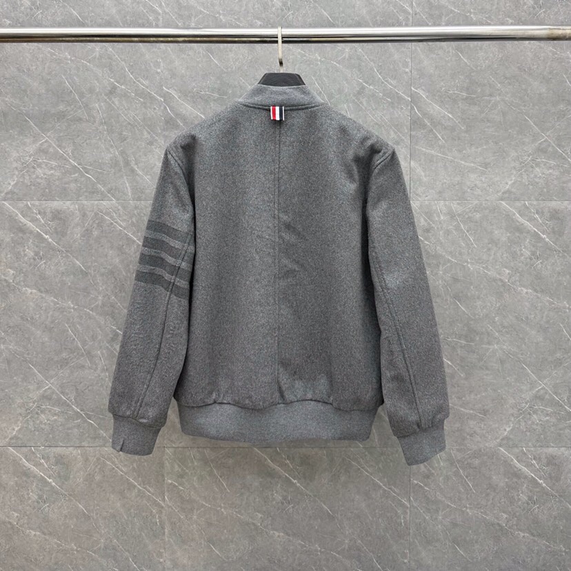 THOM BROWNE 汤姆布朗 TB色织四杠毛呢棒球领夹克外套 \n码数：1-4 颜色：灰色、藏蓝\n