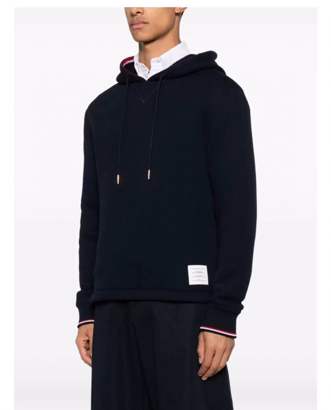 THOM BROWNE 汤姆布朗 TB重工袖织带连帽宽松抽绳卫衣，男女同款情侣款连帽卫衣\n码数：1-4