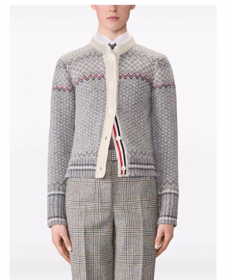 THOM BROWNE 汤姆布朗 TB🌺女款🌺塞尔岛提花圆领羊毛开衫 \n码数：0.1.2 颜色：白色、