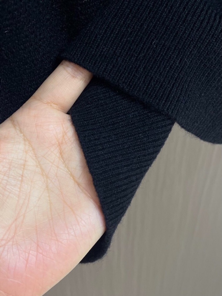 Ermenegildo Zegna 杰尼亚2025SS秋冬新款翻领长袖毛衣POLO，简约翻领勾勒利落线条