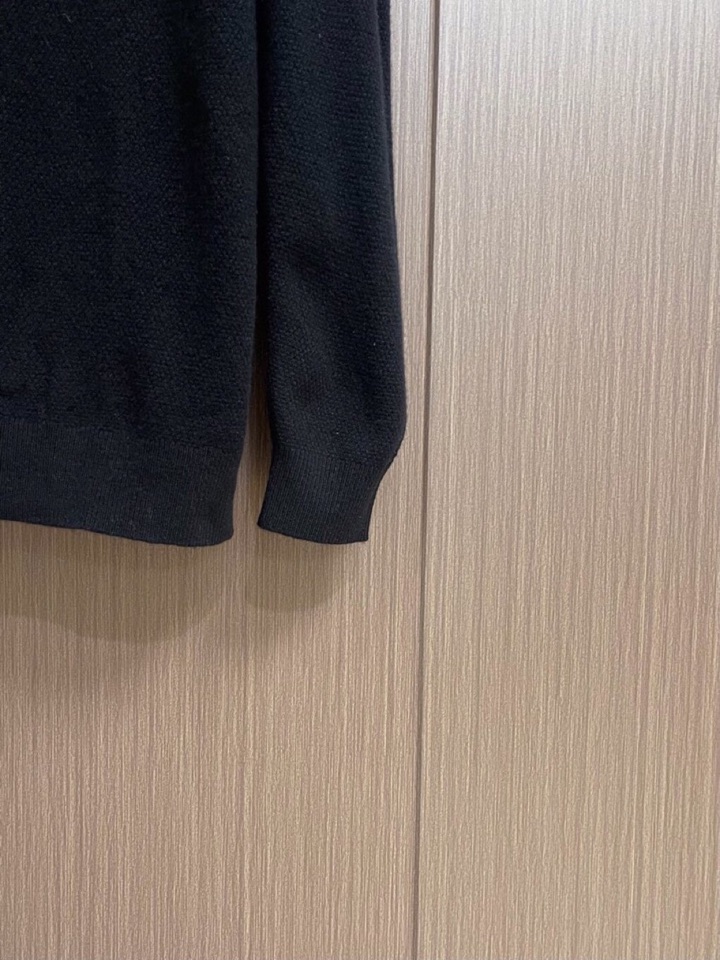 Ermenegildo Zegna 杰尼亚2025SS秋冬新款翻领长袖毛衣POLO，简约翻领勾勒利落线条