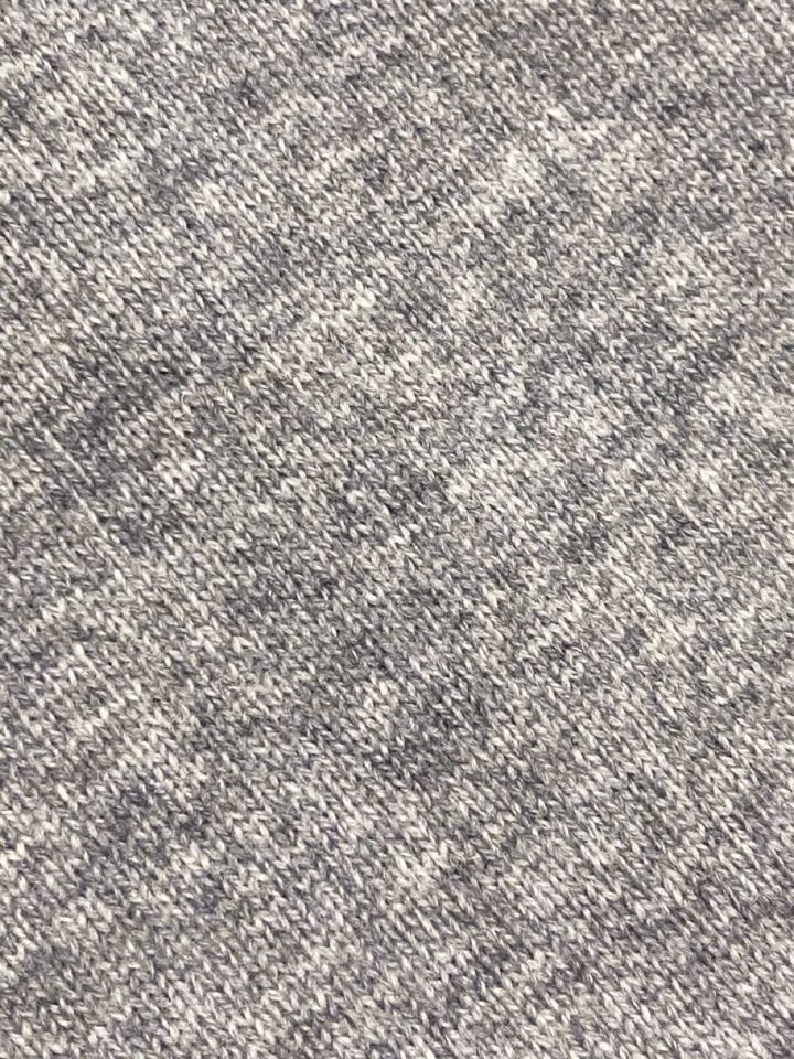 Loro Piana 诺悠翩雅lP🆕 秋冬新款针织衫圆领毛衣，针织面料质感上乘，触感柔软顺滑，亲肤性极佳