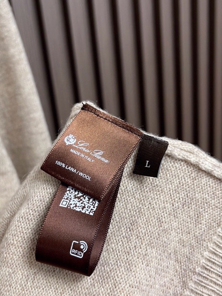 Loro Piana 诺悠翩雅lP🆕 秋冬新款针织衫圆领毛衣，针织面料质感上乘，触感柔软顺滑，亲肤性极佳