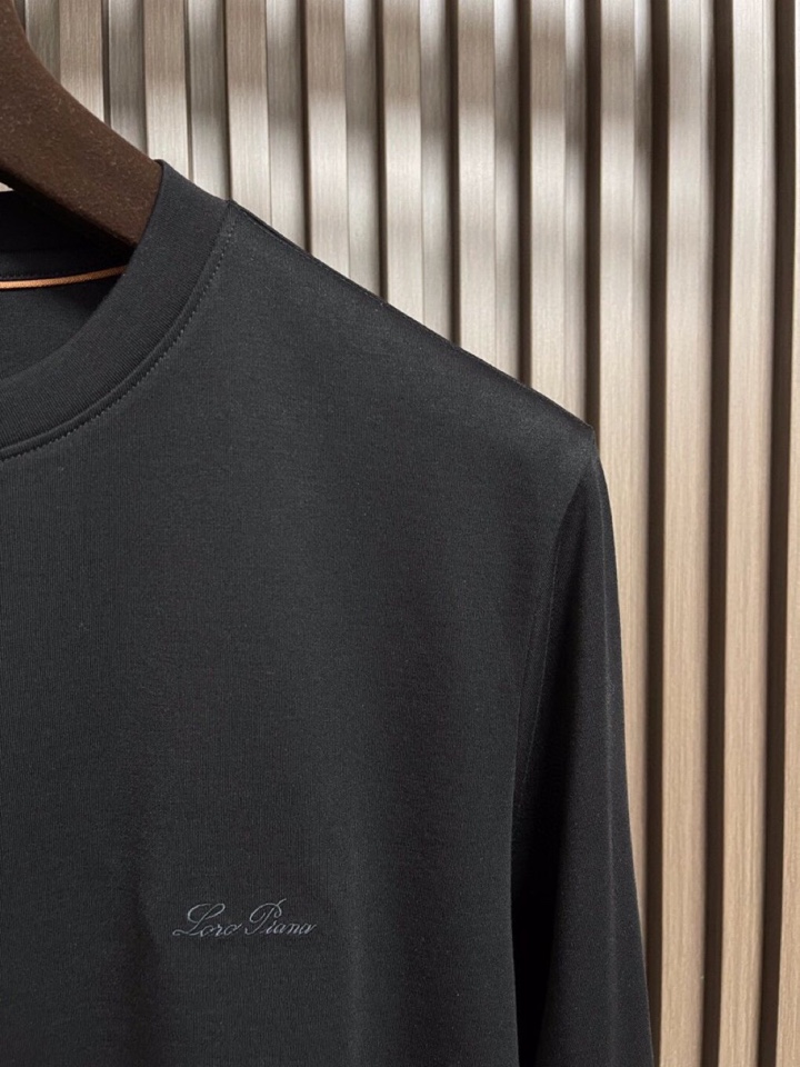 Loro Piana 诺悠翩雅lP🆕 ss秋冬新款长袖T恤打底衫，全品相！工艺采用胸前logo 刺绣设计