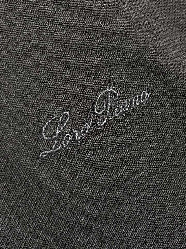 Loro Piana 诺悠翩雅lP🆕 ss秋冬新款长袖T恤打底衫，全品相！工艺采用胸前logo 刺绣设计