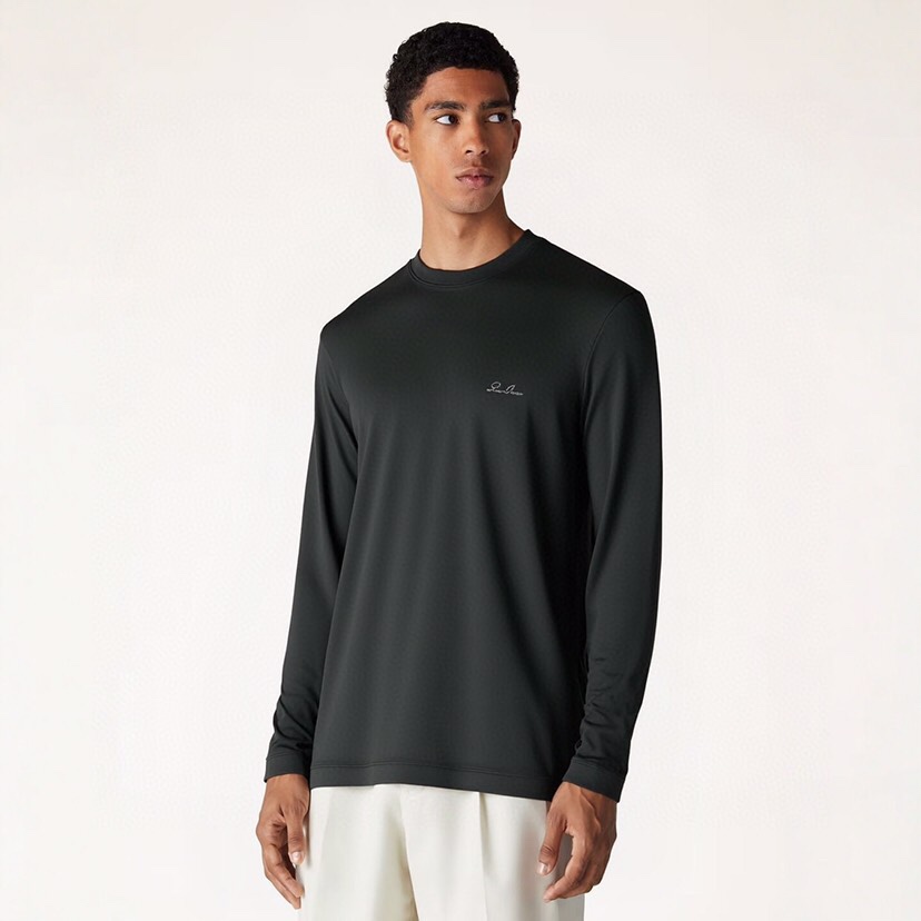 Loro Piana 诺悠翩雅lP🆕 ss秋冬新款长袖T恤打底衫，全品相！工艺采用胸前logo 刺绣设计