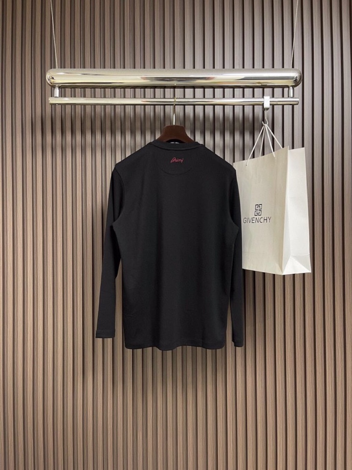 Brioni 布莱奥尼 天丝棉圆领长袖t恤，高端奢华且白金级的一款经典基础款t恤衫。通体的设计完美融合意