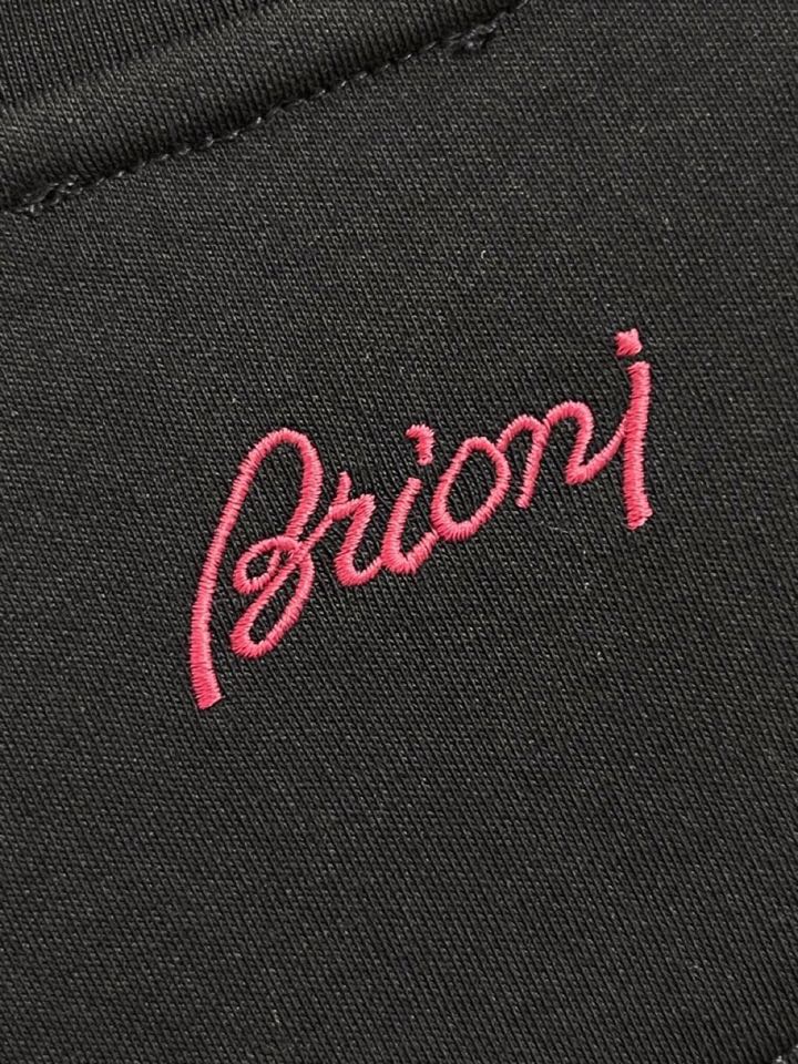 Brioni 布莱奥尼 天丝棉圆领长袖t恤，高端奢华且白金级的一款经典基础款t恤衫。通体的设计完美融合意