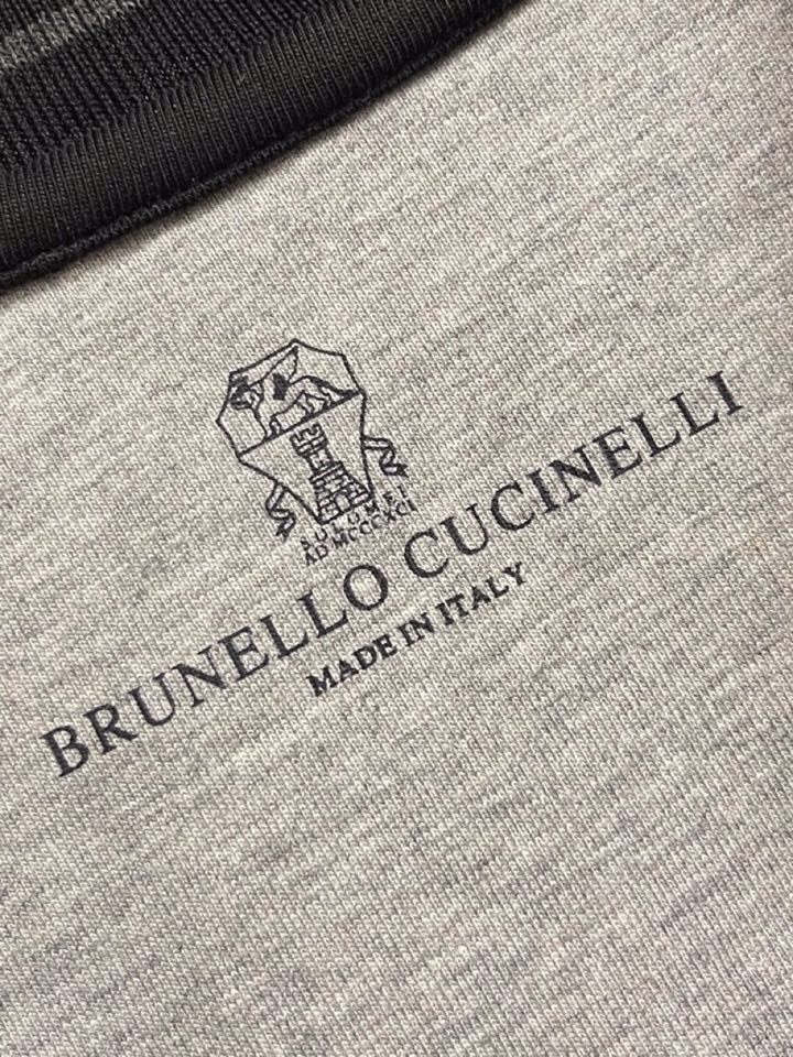 BC Brunello Cucinelli 2025SS秋季新品假两件V领长袖T恤，帅气时尚，简约百搭款
