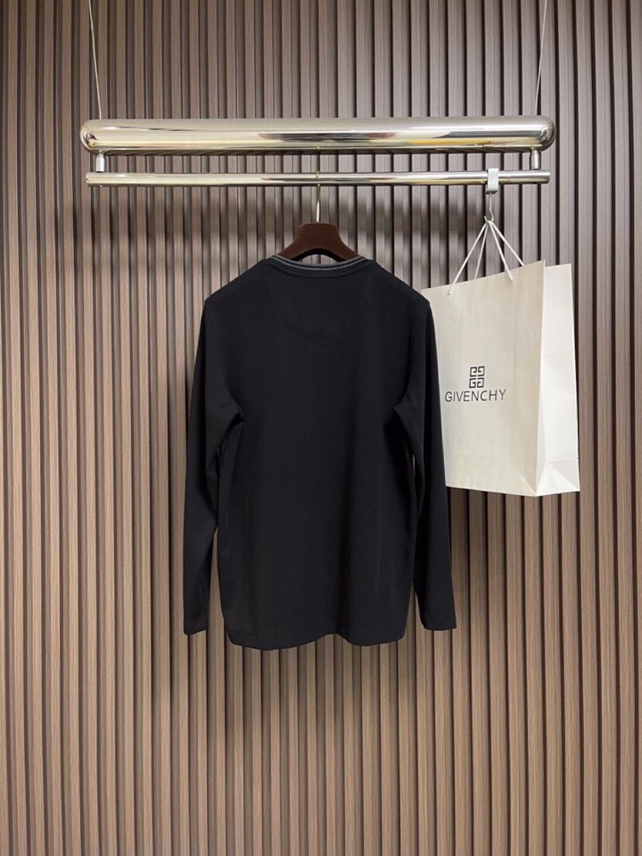 BC Brunello Cucinelli 2025SS秋季新品假两件V领长袖T恤，帅气时尚，简约百搭款