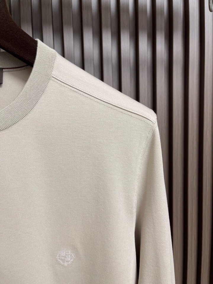 Loro Piana 诺悠翩雅lP🆕 ss秋冬新款圆领长袖T恤打底衫，全品相！工艺采用胸前logo 设计