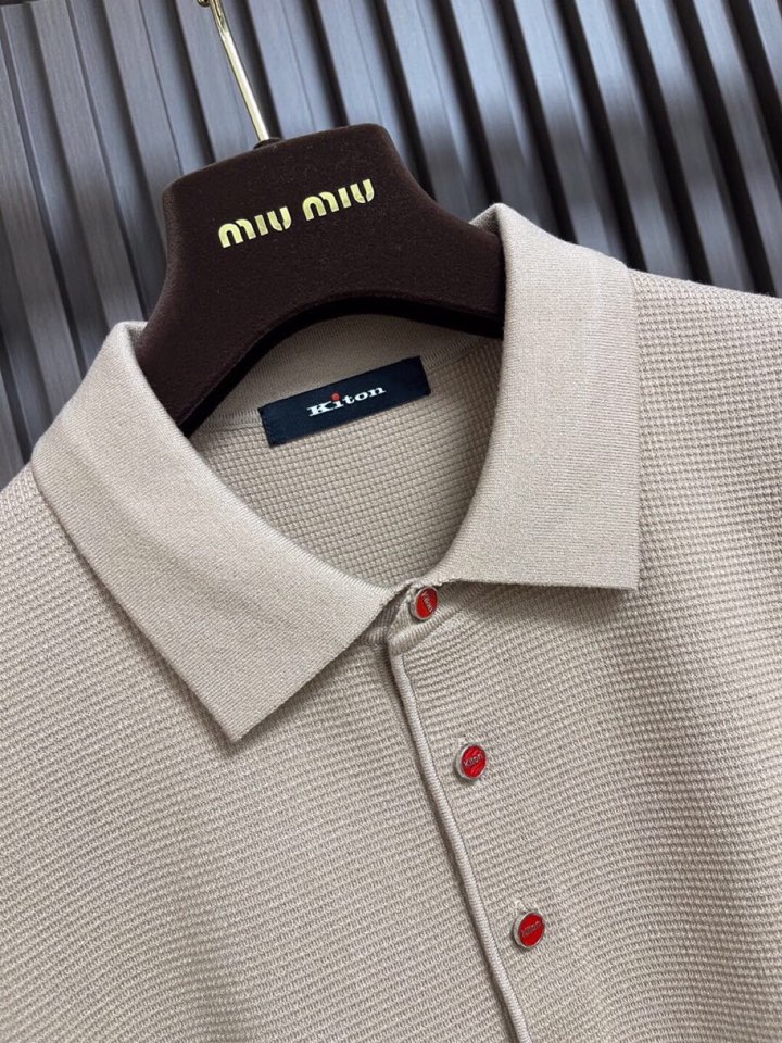 kiton 奇顿 三扣翻领针织衫翻领长袖毛衣 精选优质面料，轻盈蓬松却比普通羊毛更保暖，室内外自由切换，