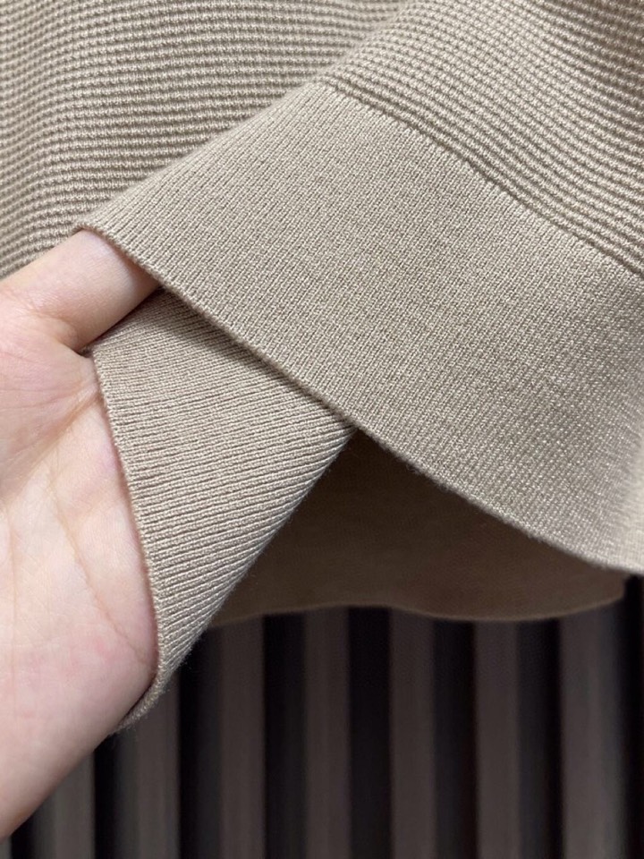 kiton 奇顿 三扣翻领针织衫翻领长袖毛衣 精选优质面料，轻盈蓬松却比普通羊毛更保暖，室内外自由切换，