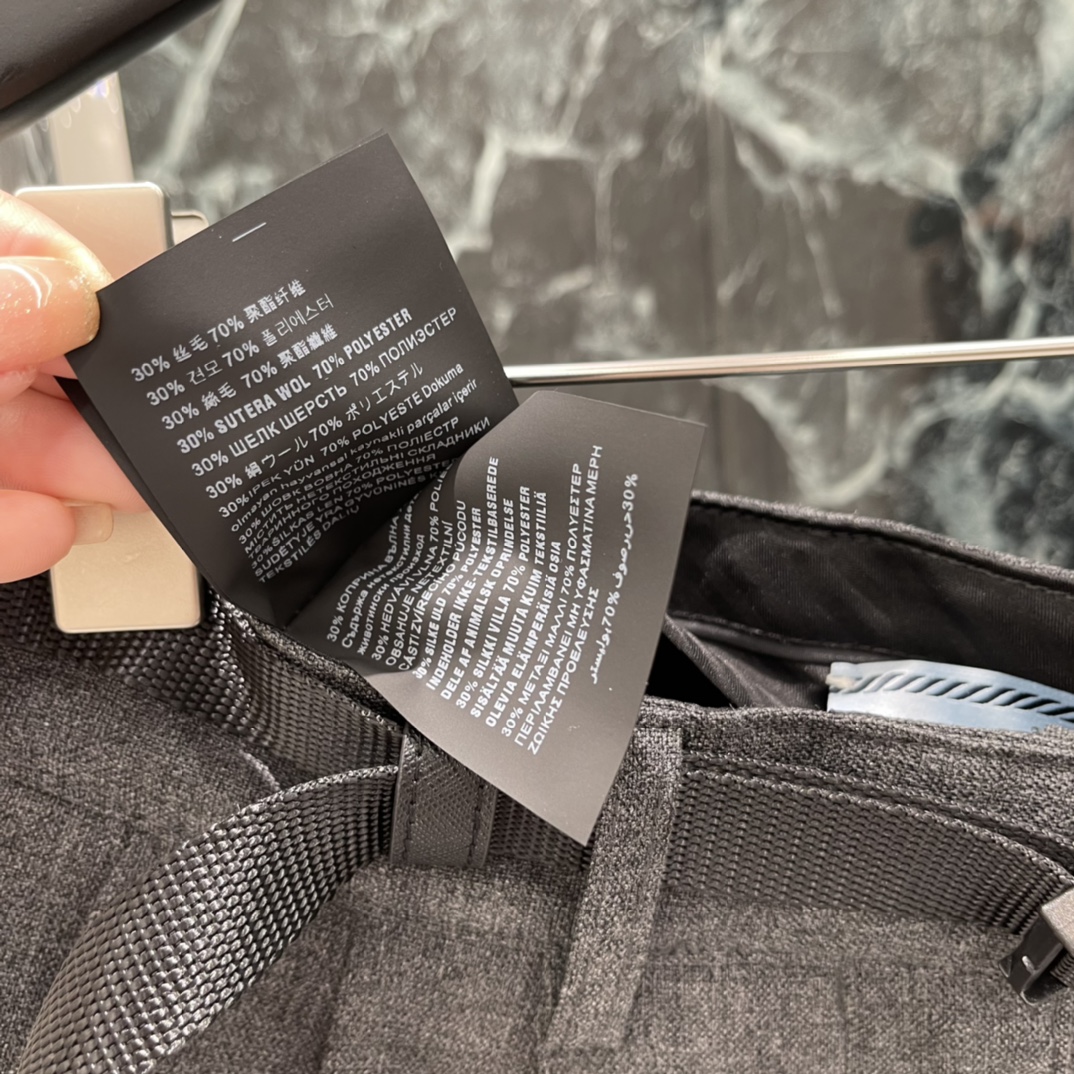 PD 25秋冬新款 高腰西装短裤 面料挺括有垂感 不易起皱 春夏秋都能穿~高腰A字版型显瘦修饰腿型 梨形