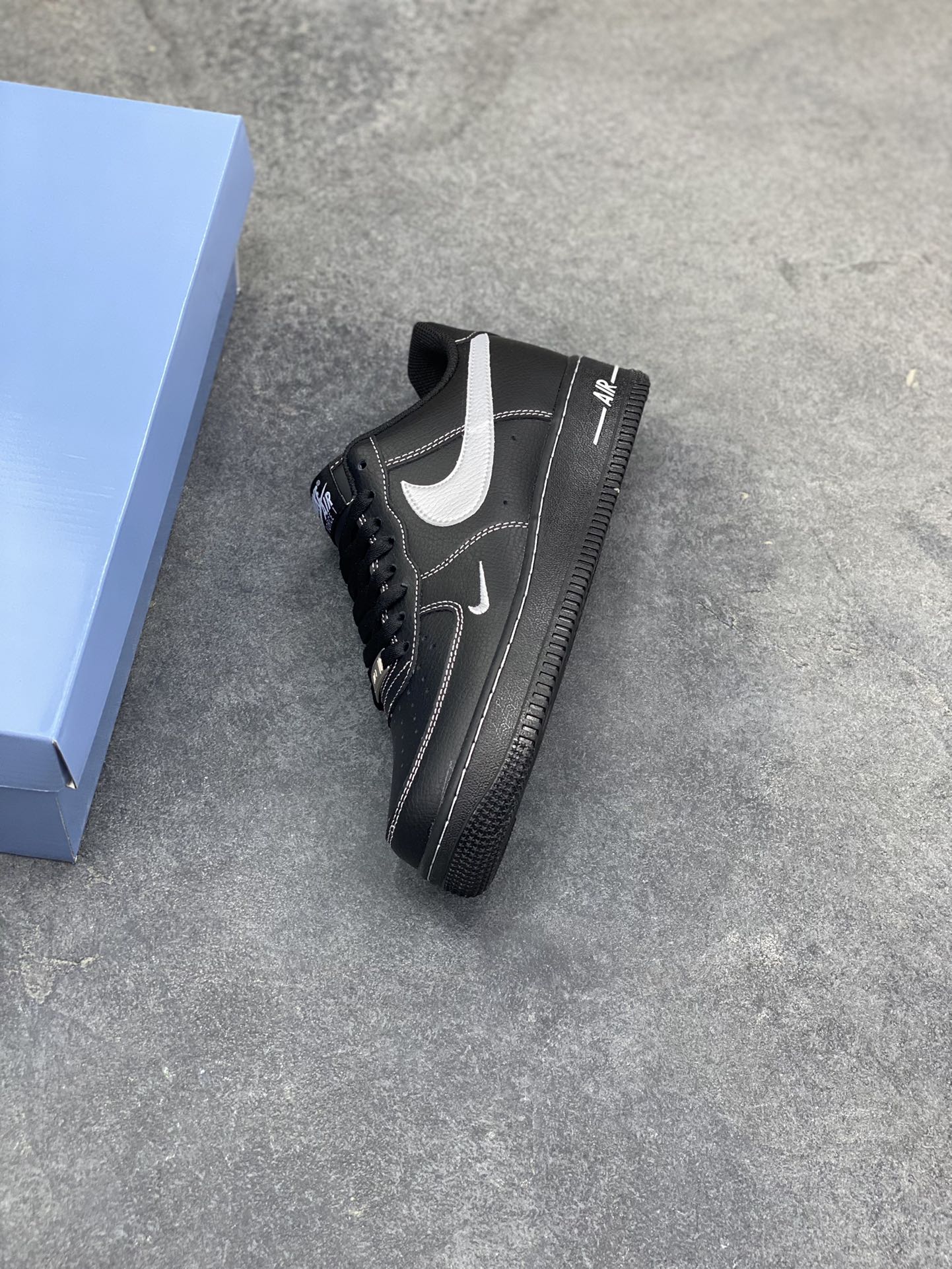 图片[7]-Nike Air Force 1 Low’07 黑银小勾 空军一号低帮休闲板鞋 定制皮料 原厂3D打印 定制鞋盒 原楦原纸板 纯正空军版型 内置全掌气垫 货号：ZH0316-154 尺码：36 36.5 37.5 38 38.5 39 40 40.5 41 42 42.5 43 44 44.5 45-选品中心