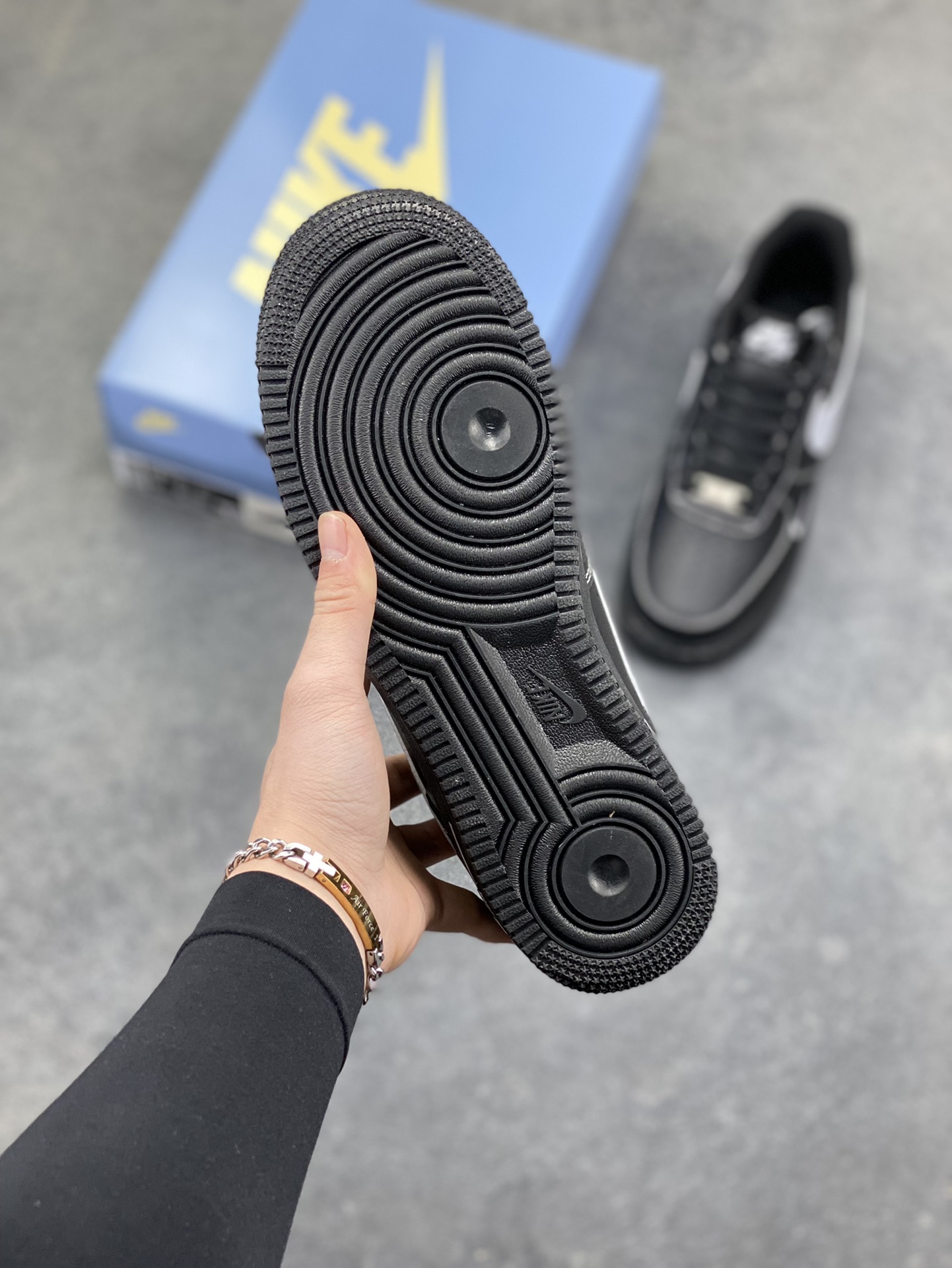 图片[5]-Nike Air Force 1 Low’07 黑银小勾 空军一号低帮休闲板鞋 定制皮料 原厂3D打印 定制鞋盒 原楦原纸板 纯正空军版型 内置全掌气垫 货号：ZH0316-154 尺码：36 36.5 37.5 38 38.5 39 40 40.5 41 42 42.5 43 44 44.5 45-选品中心