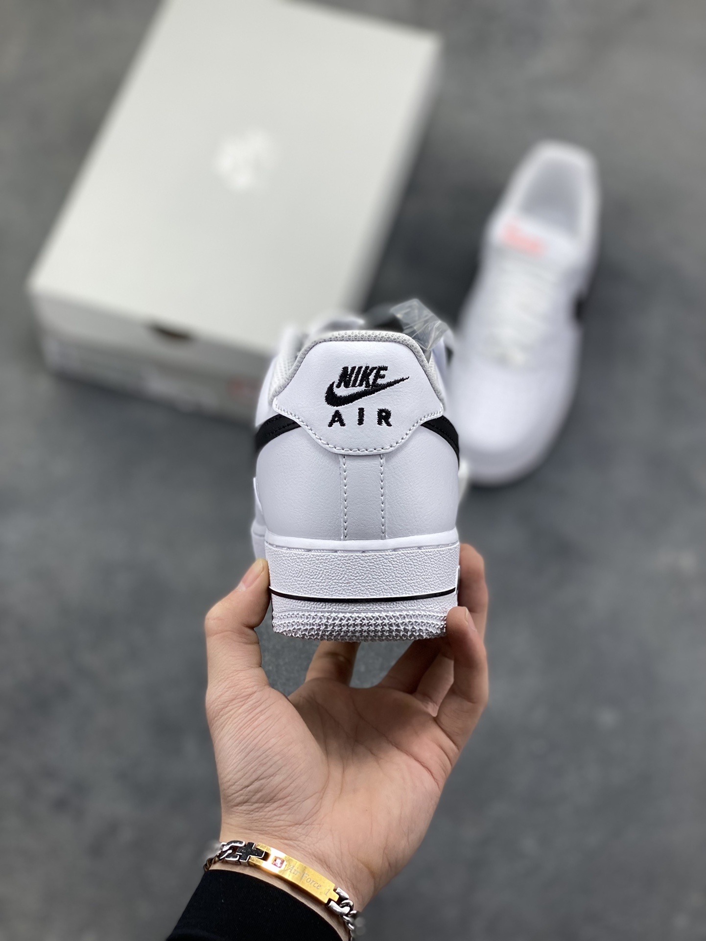 图片[4]-NIke Air Force 1 ‘07 Low 空军一号低帮 运动鞋 休闲鞋 折边针车 工艺难度大 原楦头原纸板 原装鞋盒 定制五金配件 内置全掌气垫 原厂鞋底 货号：CJ0952-100 尺码：36 36.5 37.5 38 38.5 39 40 40.5 41 42 42.5 43 44 44.5 45-选品中心