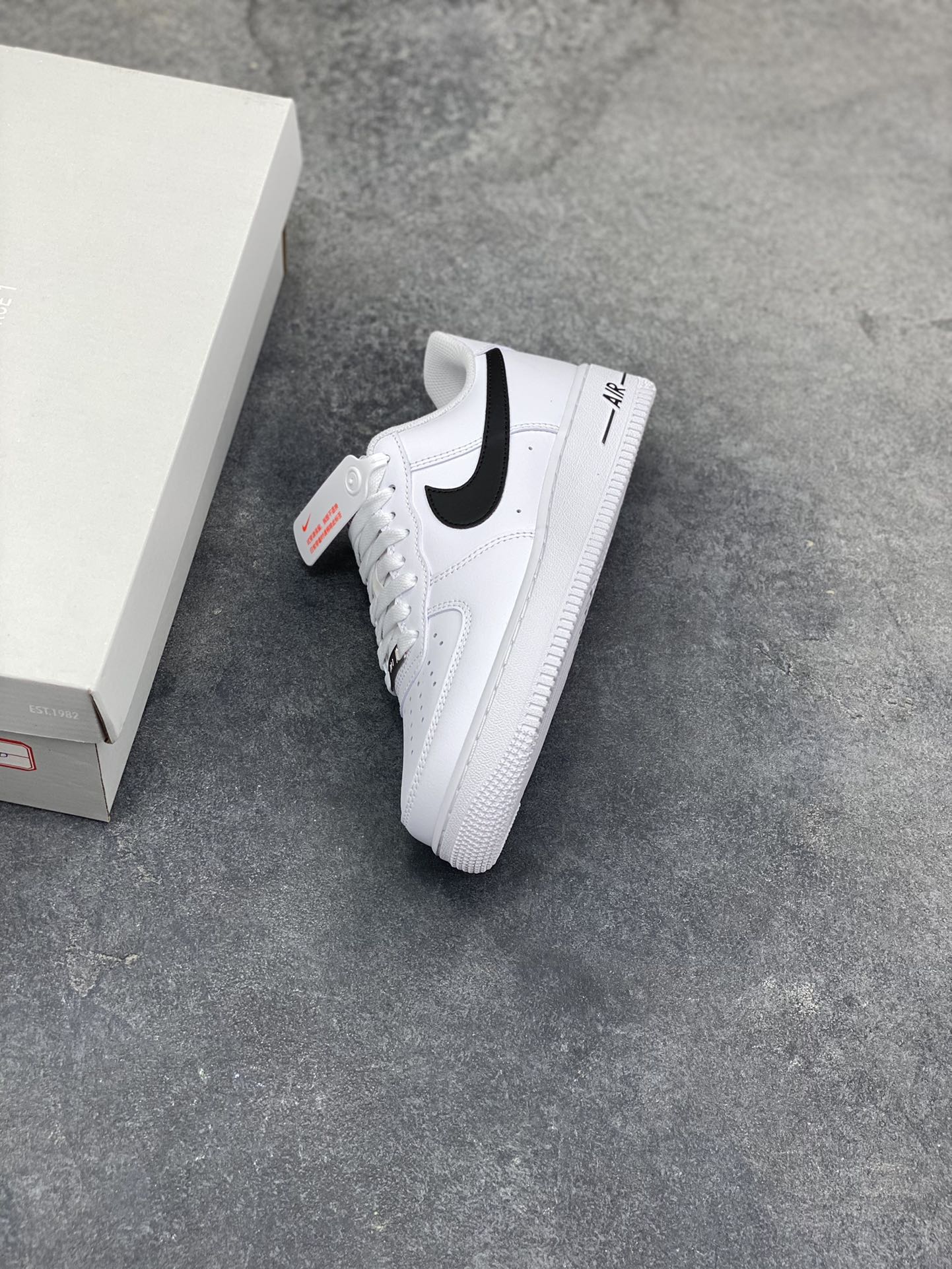 图片[7]-NIke Air Force 1 ‘07 Low 空军一号低帮 运动鞋 休闲鞋 折边针车 工艺难度大 原楦头原纸板 原装鞋盒 定制五金配件 内置全掌气垫 原厂鞋底 货号：CJ0952-100 尺码：36 36.5 37.5 38 38.5 39 40 40.5 41 42 42.5 43 44 44.5 45-选品中心