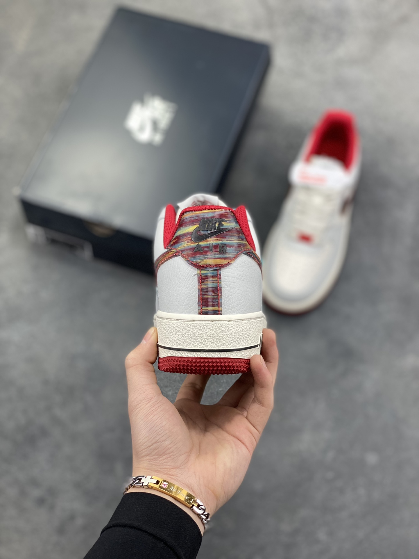 图片[4]-NIke Air Force 1 ‘07 Low 空军一号低帮 运动鞋 休闲鞋 折边针车 工艺难度大 原楦头原纸板 原装鞋盒 定制五金配件 内置全掌气垫 原厂鞋底 货号：IM7380-030 尺码：36 36.5 37.5 38 38.5 39 40 40.5 41 42 42.5 43 44 44.5 45-选品中心