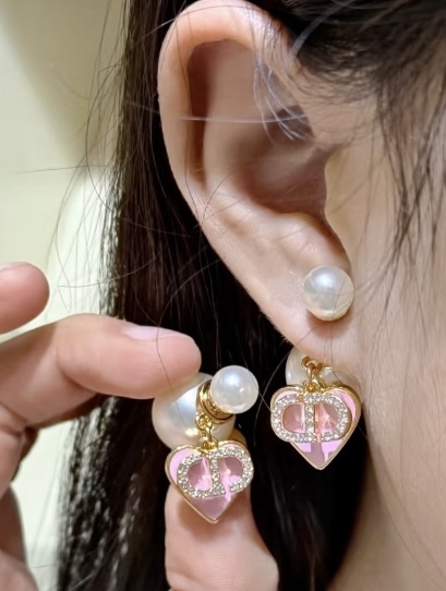 Dior DIOR耳钉 款火爆上新