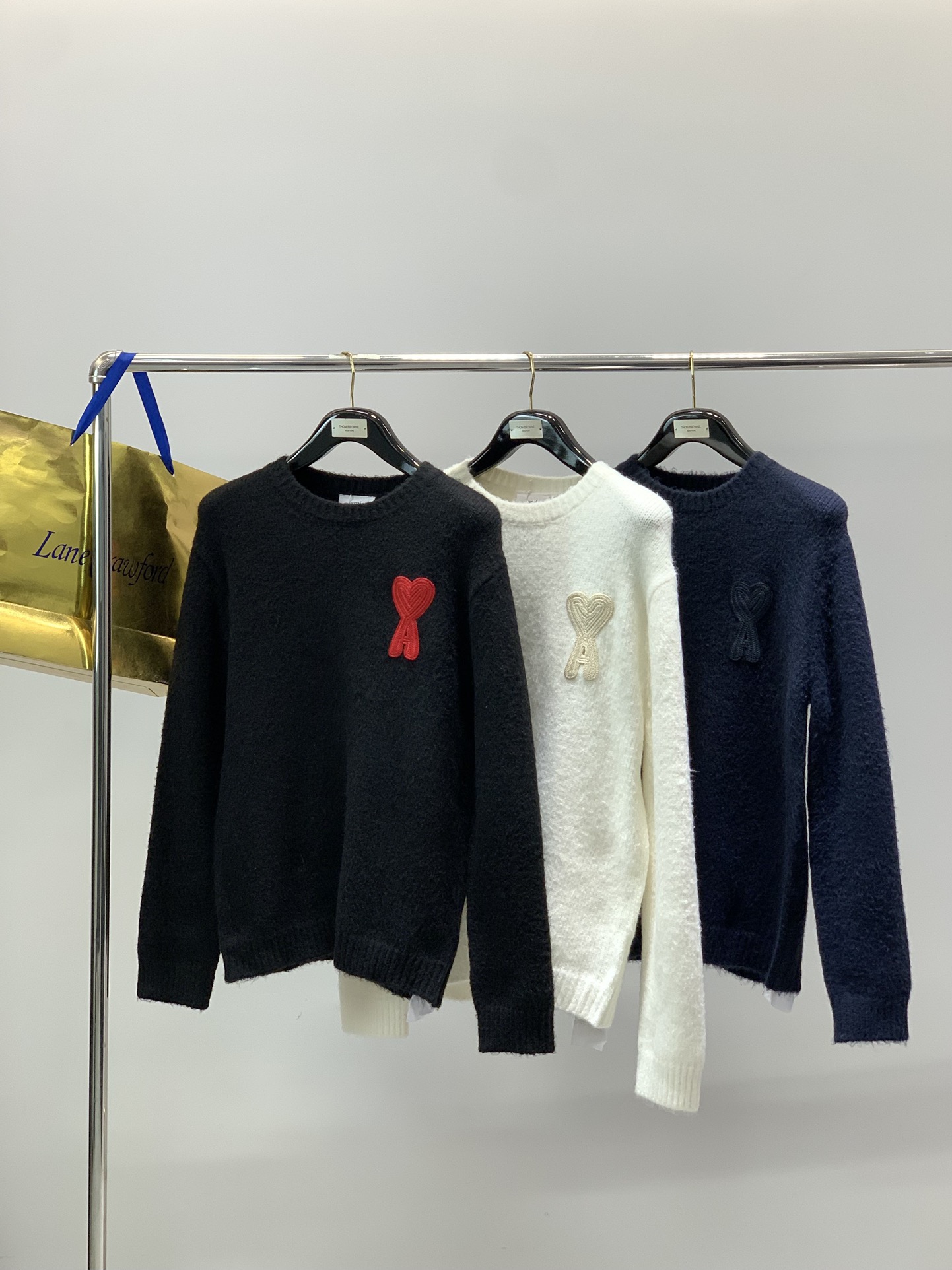 ，ami，2025冬季最新品，专柜同步有售，原单狠货，休闲时尚圆领羊毛🐏毛衣，进口原版面料，顶级刺绣🪡工