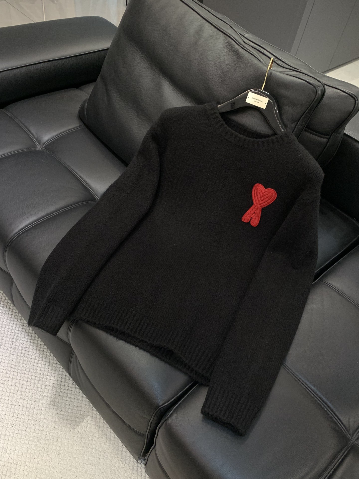 ，ami，2025冬季最新品，专柜同步有售，原单狠货，休闲时尚圆领羊毛🐏毛衣，进口原版面料，顶级刺绣🪡工