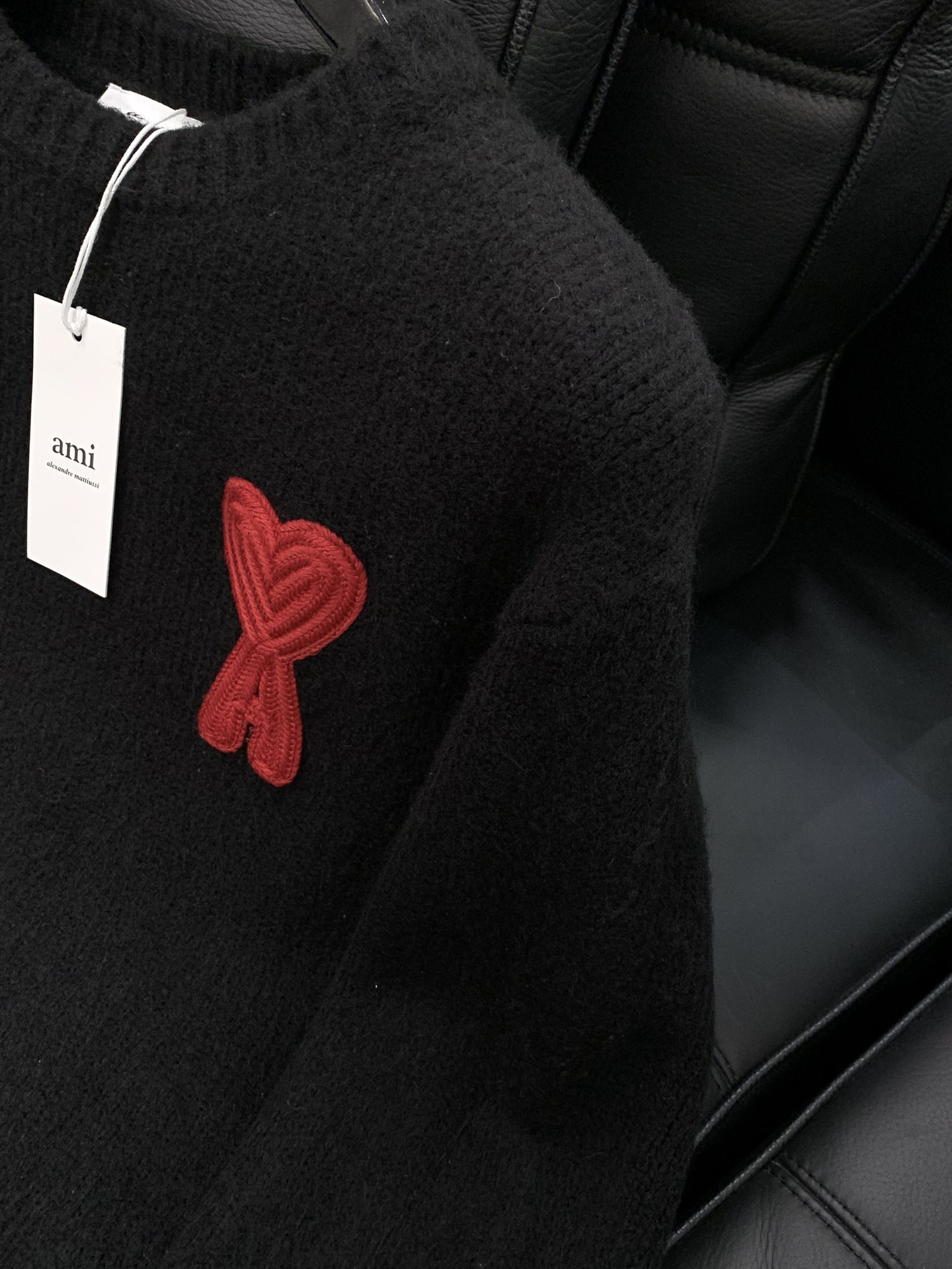 ，ami，2025冬季最新品，专柜同步有售，原单狠货，休闲时尚圆领羊毛🐏毛衣，进口原版面料，顶级刺绣🪡工