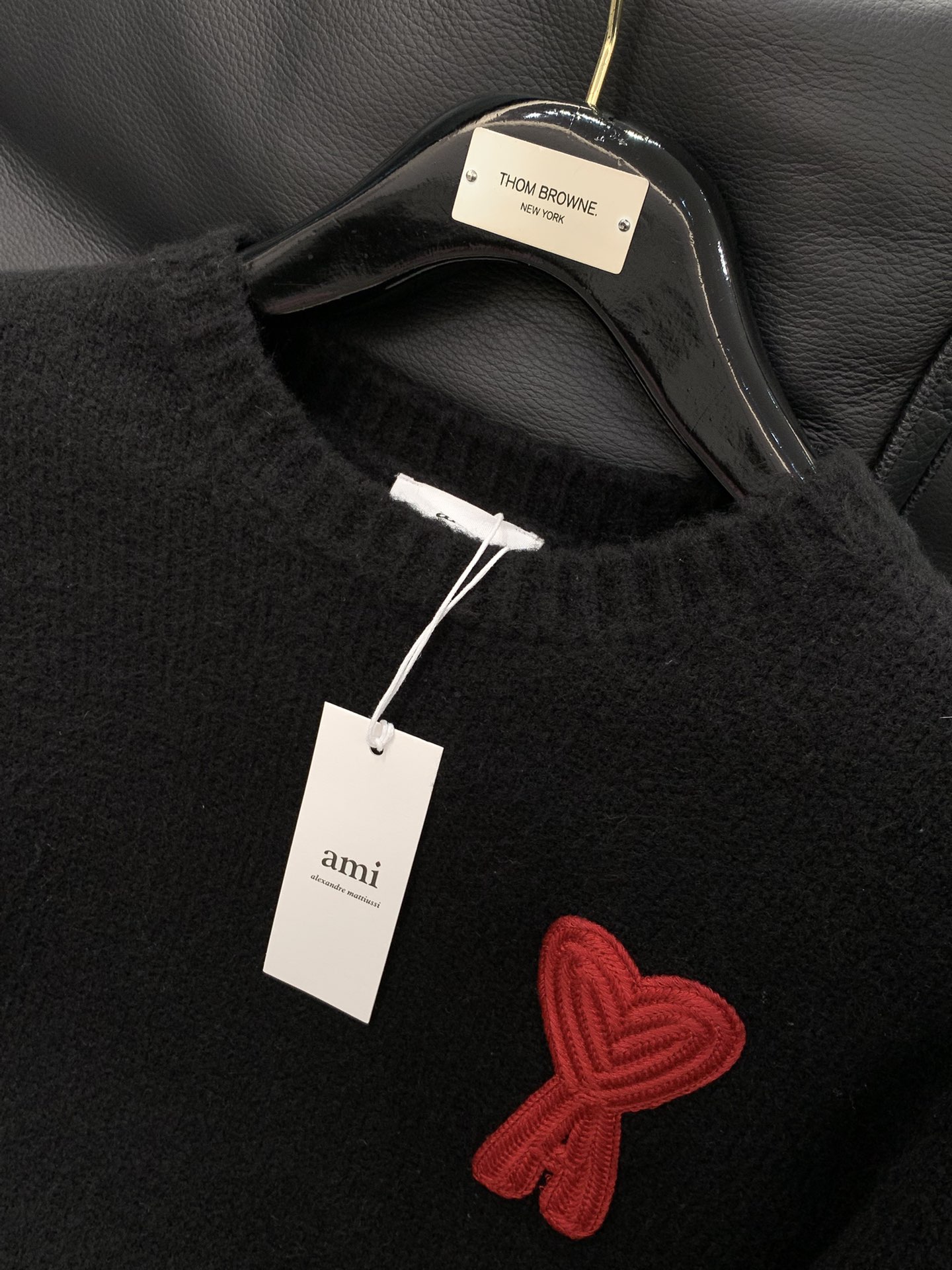 ，ami，2025冬季最新品，专柜同步有售，原单狠货，休闲时尚圆领羊毛🐏毛衣，进口原版面料，顶级刺绣🪡工