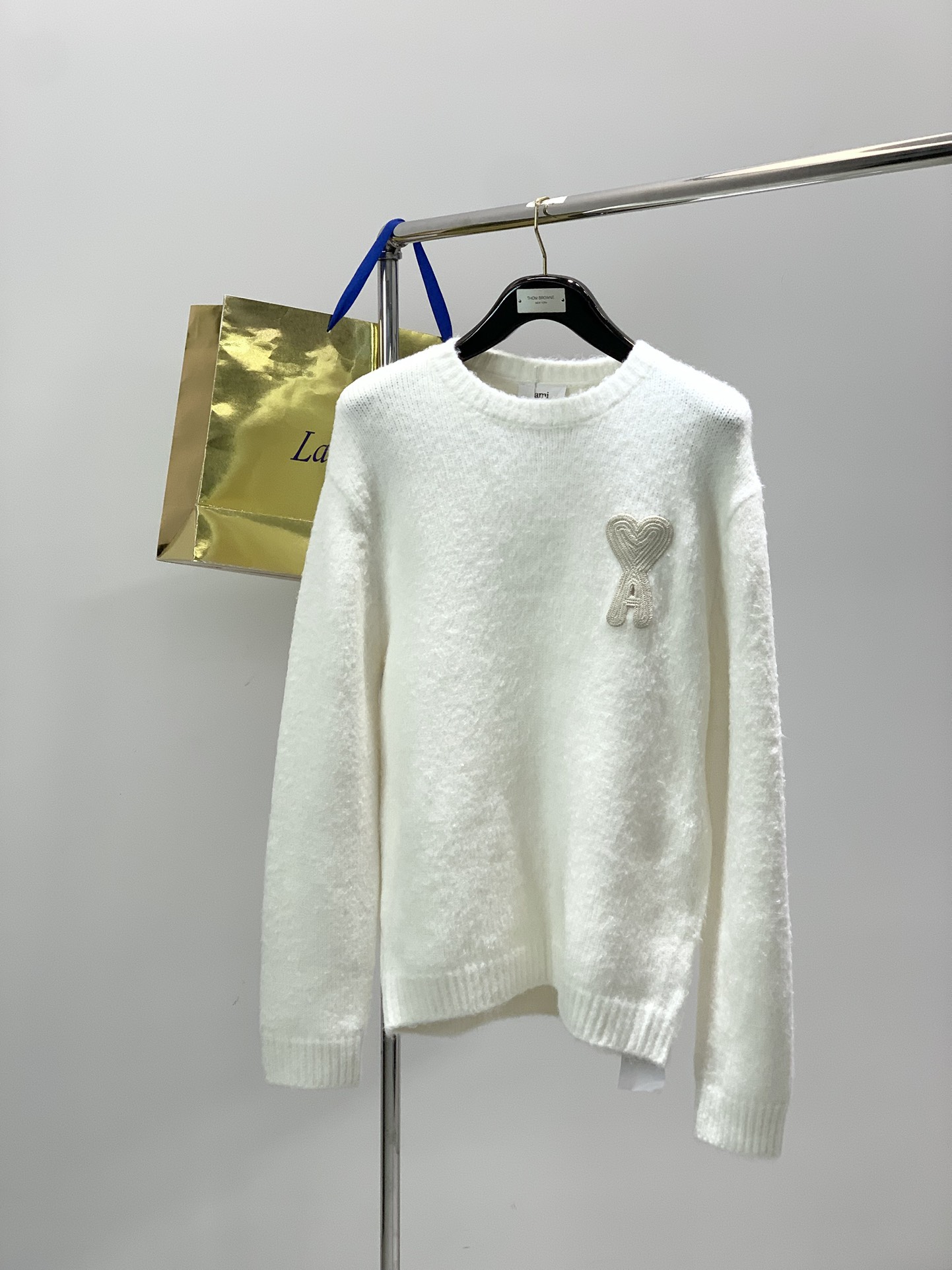 ，ami，2025冬季最新品，专柜同步有售，原单狠货，休闲时尚圆领羊毛🐏毛衣，进口原版面料，顶级刺绣🪡工