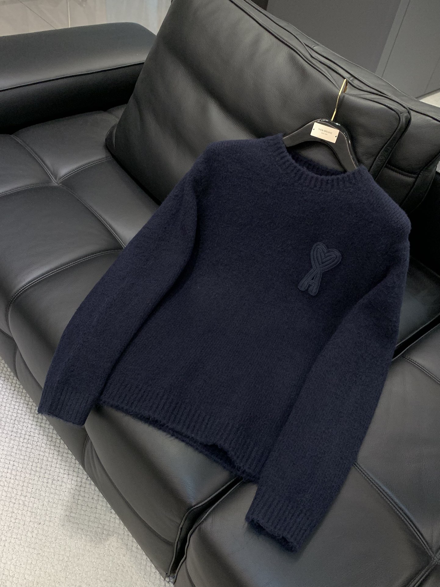 ，ami，2025冬季最新品，专柜同步有售，原单狠货，休闲时尚圆领羊毛🐏毛衣，进口原版面料，顶级刺绣🪡工