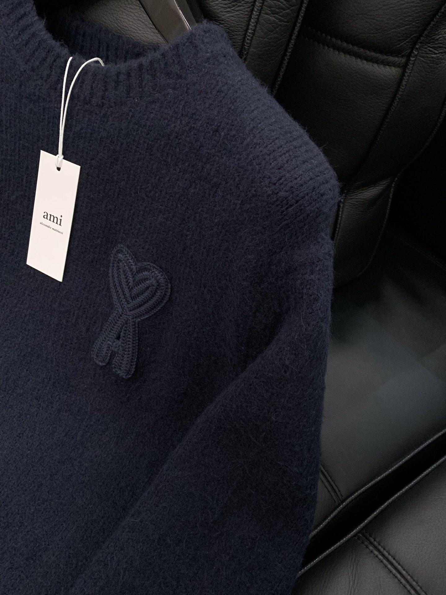 ，ami，2025冬季最新品，专柜同步有售，原单狠货，休闲时尚圆领羊毛🐏毛衣，进口原版面料，顶级刺绣🪡工