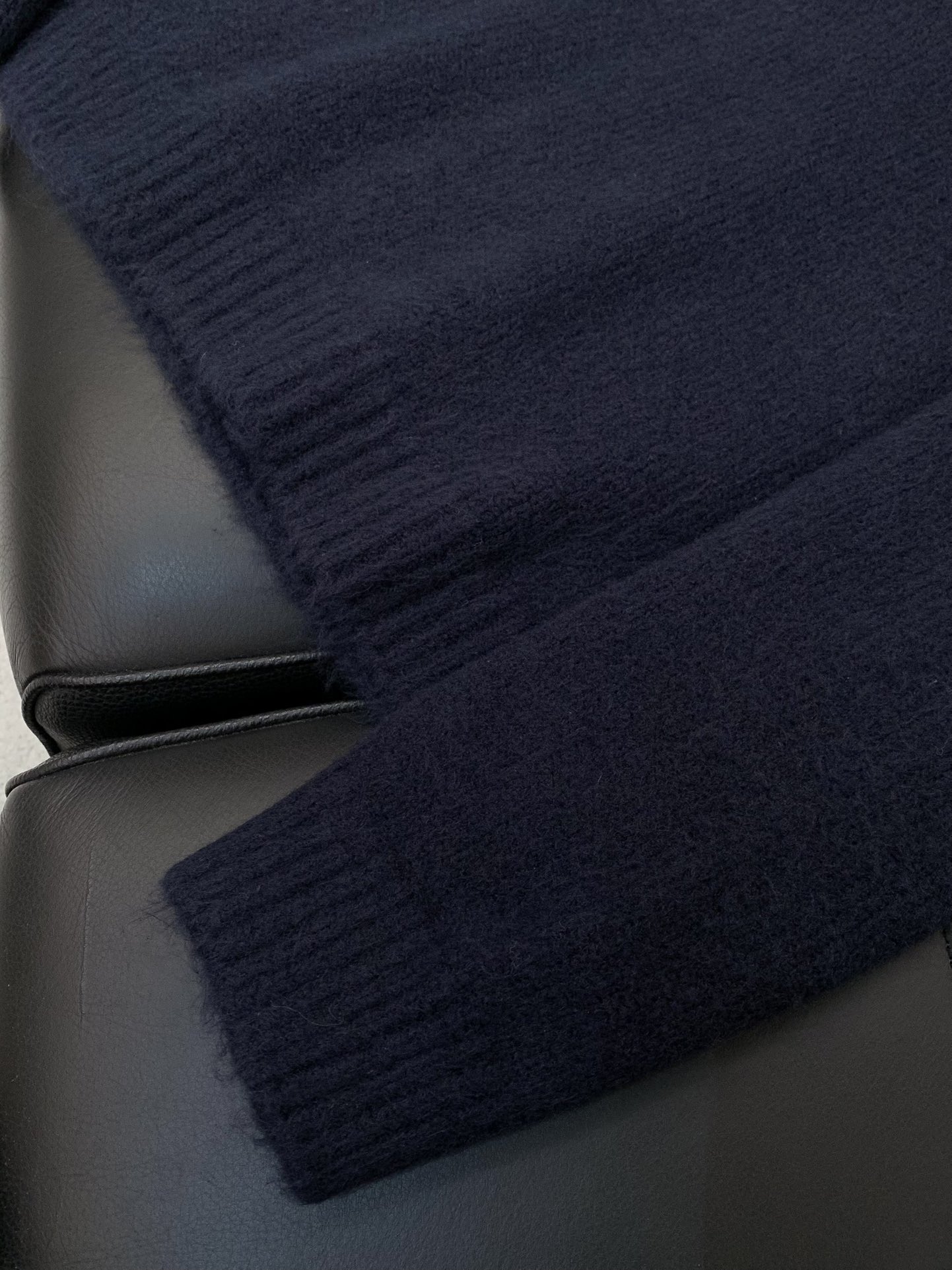 ，ami，2025冬季最新品，专柜同步有售，原单狠货，休闲时尚圆领羊毛🐏毛衣，进口原版面料，顶级刺绣🪡工