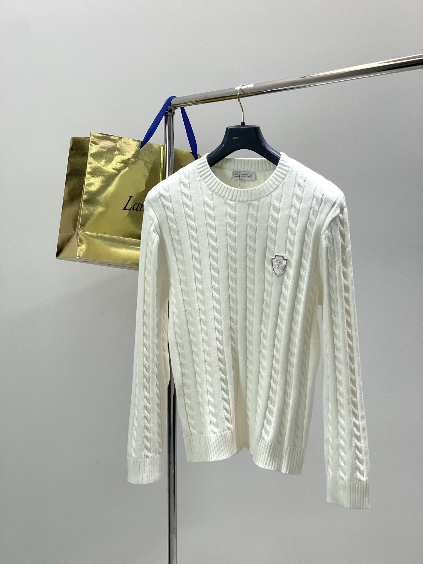 ，意大利神狮，时尚品牌，2025冬季新品，时尚休闲针织圆领毛衣，专柜同步有售，原单狠货，采用进口原版面料