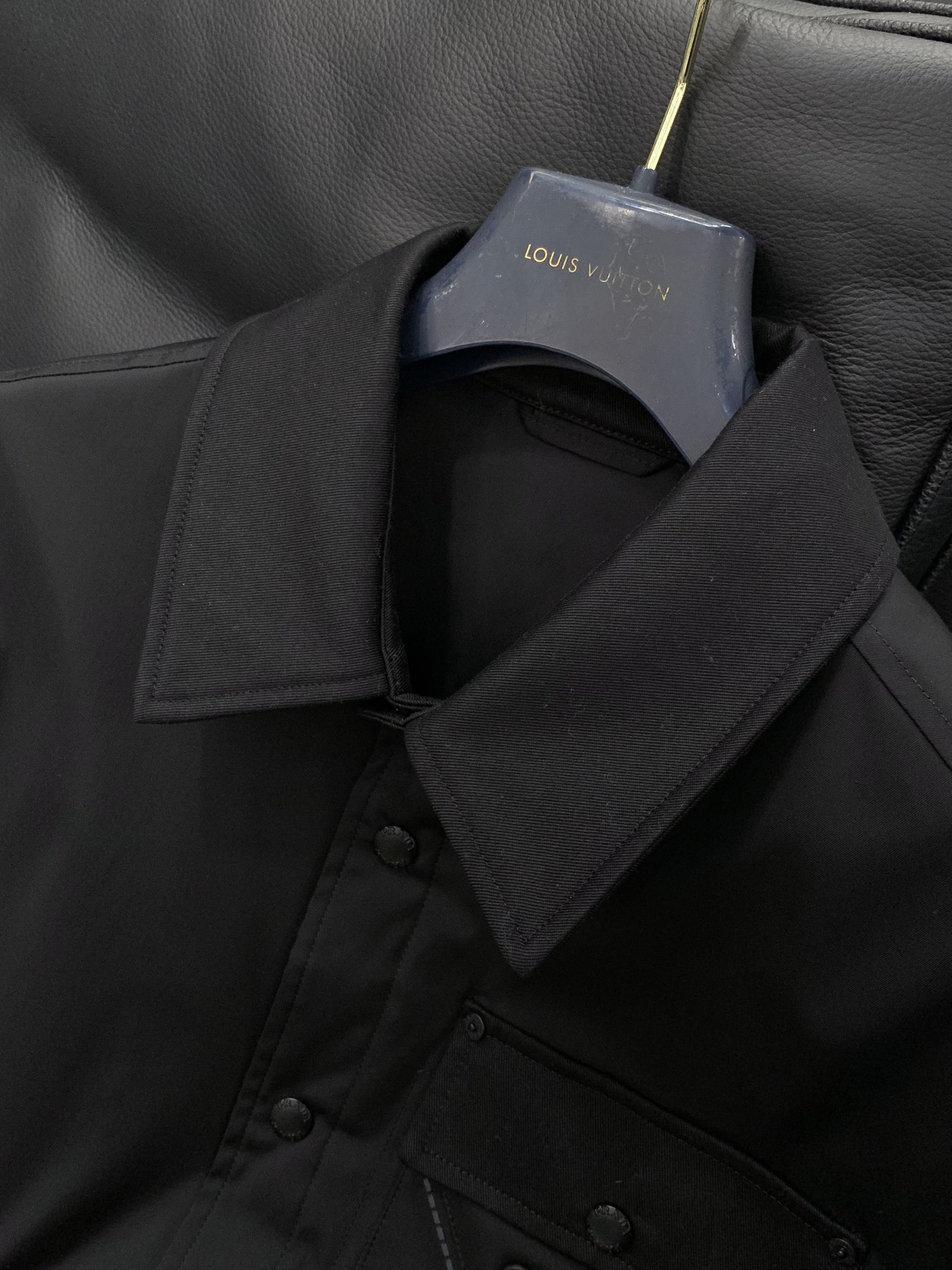 ，PRADA 普拉达，2025冬季最新品，专柜同步有售，时尚休闲棉服夹克外套，进口原版面料，做工极为复杂