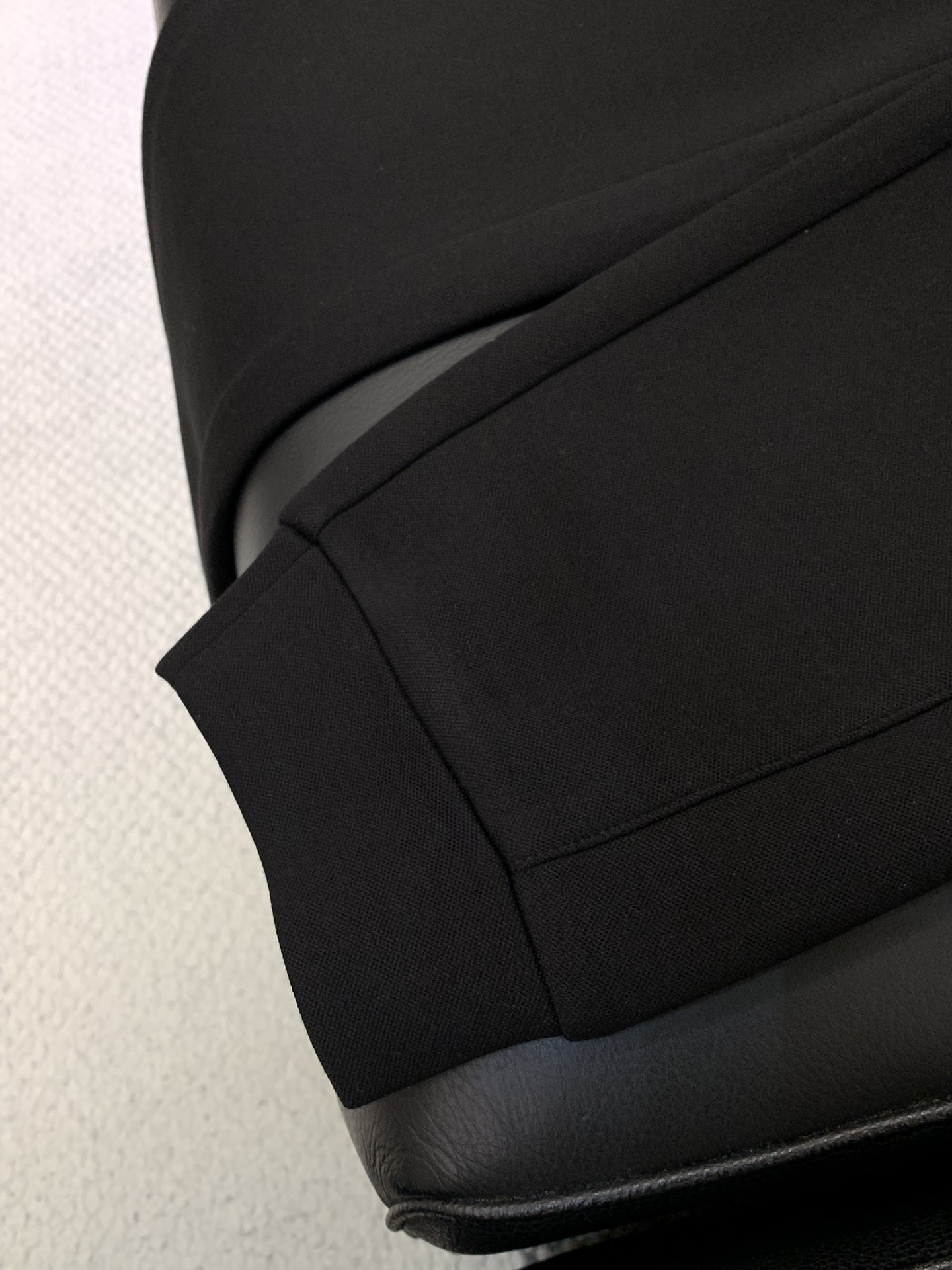 ，Moncler 蒙口，2025秋季最新品，专柜同步有售，原单狠货，时尚休闲裤，采用进口原版面料，顶级刺