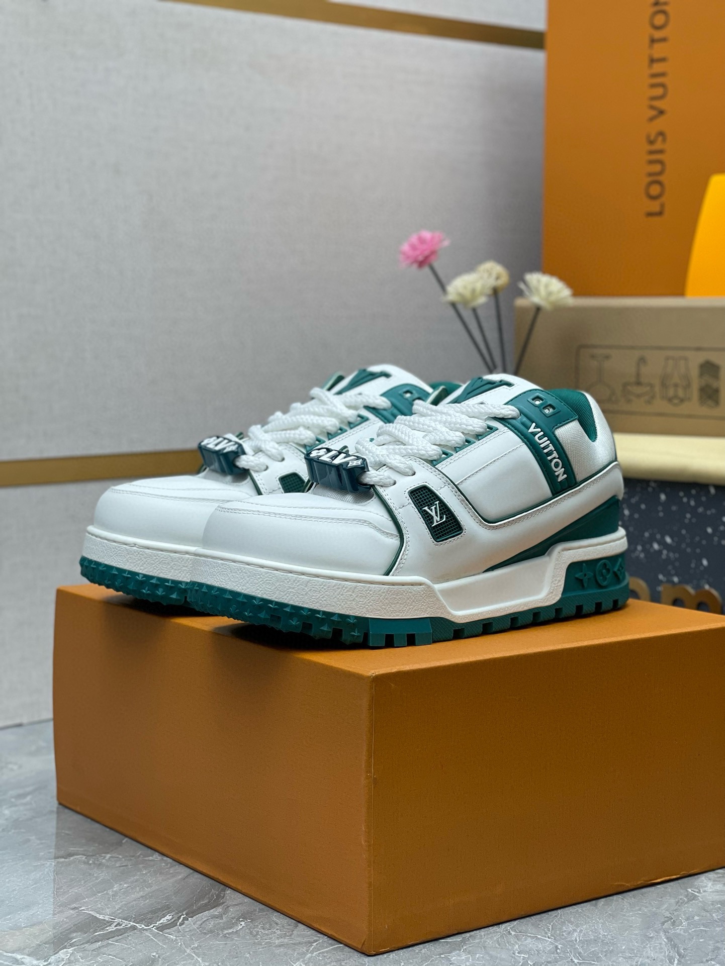 Alternative view of Louis Vuitton Sneakers 13454