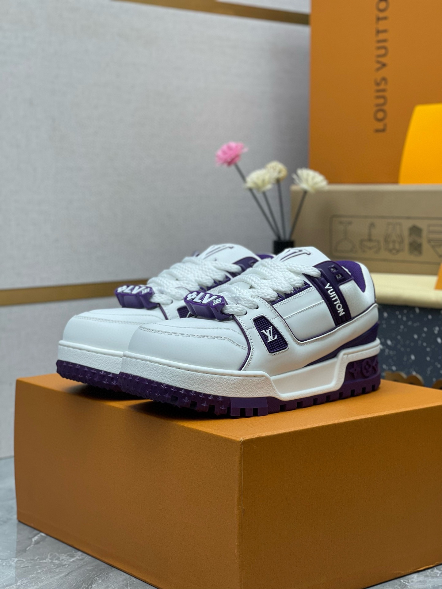Alternative view of Louis Vuitton Sneakers 13453