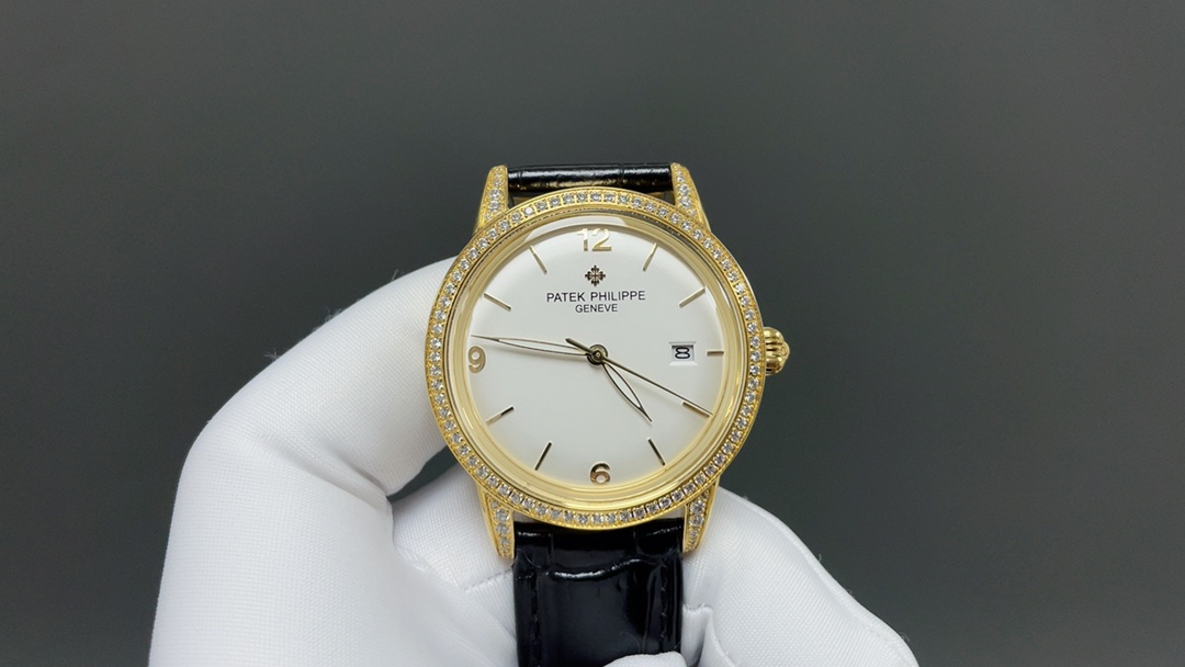 NO:670432,The hot new style of Patek Philippe Classic Series, the new Patek Philippe pot lid, took up to 9 months!  Ultra-thin men's automatic mechanical watch, using imported original movement, vibration frequency of 28,800 times per hour, zero repair quality, original size of 40mm in diameter, ultra-thin craftsmanship of 8mm, (can be paired with calfskin imported from Xin Italy!) The pot lid is made of glass!  Super waterproof to 50 meters!  The same style at the counter, reproduced one to one!  Bring him with you to show your sharpness and extraordinary style!  Dazzling brilliance, eternal nobility. Please look for exclusive quality, patek philippe, cowhide19860909百达翡丽古典系列火热新款式,百达翡丽新款锅盖,耗时长达9个月！超薄男士自动机械腕表,采用进口原装机芯,每小时振频28800次,零返修质量,直径40mm原装尺寸,超薄工艺8mm,(可搭配采用鑫意大利进口小牛皮！)锅盖玻璃材质！超强防水50米！专柜同款,一比一复刻！带上他锋芒尽显,气派不凡！耀眼光辉,永恒尊贵.请认准独家品质,,patek philippe,cowhide,Watch