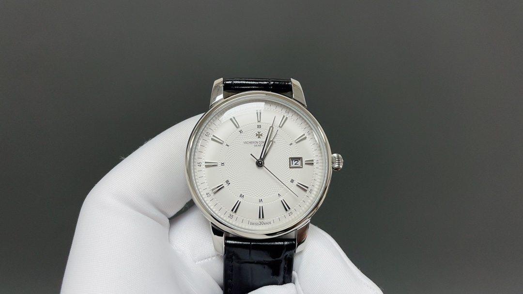 NO:670409,TW's popular model [Vacheron constantin] appreciate the classic beauty of Vacheron Constantin heritage series watches!  1 The team spent 9 months to design carefully, dare to be the first, strive for perfection, and break through multi-layer technical bottlenecks 2 The market's exclusive latest pot lid glass material, super 3D three-dimensional effect, ultra-thin craftsmanship, super luminous, diameter 42mm 3 The style uses the original movement, vibration frequency 28800 times per hour, zero repair quality 4 The classic exclusive inner shadow is used on the dial, which further shows the luxurious temperament of this watch 5  The style is matched with Italian cowhide to make the wrist more fit and comfortable,,cowhide19860909TW 热门款【江诗.丹顿Vacheron constantin】经典之美品鉴江诗.丹顿传承系列腕表！ 1团队历时9个月精心设计,敢为人先,力求完美,突破多层技术瓶颈 2 市场独家最新锅盖玻璃材质,超强的3D立体感,超薄工艺,超强夜光,直径42mm 3款式采用原装机芯,每小时振频28800次,零返修质量 4 表盘上采用经典独家内影,更显示出这款腕表的华贵气质 5 款式搭配意大利牛皮让手腕更贴合舒适,,cowhide,Watch