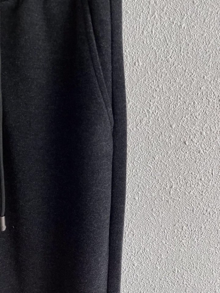 Ermenegildo Zegna 杰尼亚秋冬新款男士直筒运动裤，羊绒羊毛混纺面料休闲裤、三标齐、松紧腰