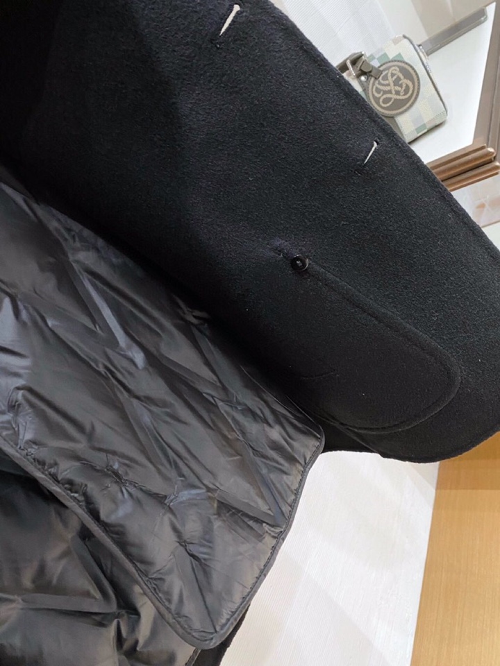 Ermenegildo Zegna 杰尼亚羊毛羽绒西服，内里羽绒可以拆卸\n码数：48-56\n颜色：黑