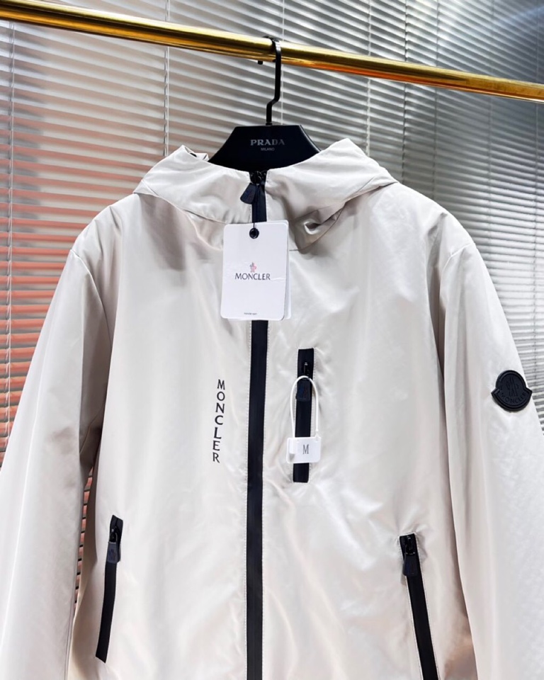 Moncler 蒙口2025秋冬棉服夹克外套，定制原版logo五金，精致工艺面料，顶级元素融合打造，潮男