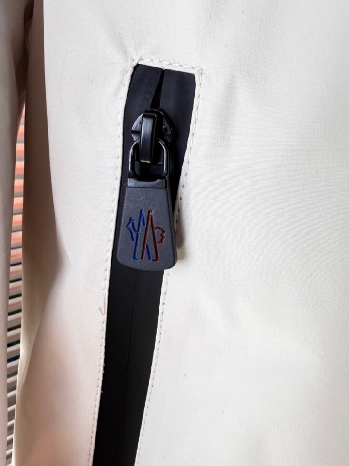 Moncler 蒙口2025秋冬棉服夹克外套，定制原版logo五金，精致工艺面料，顶级元素融合打造，潮男