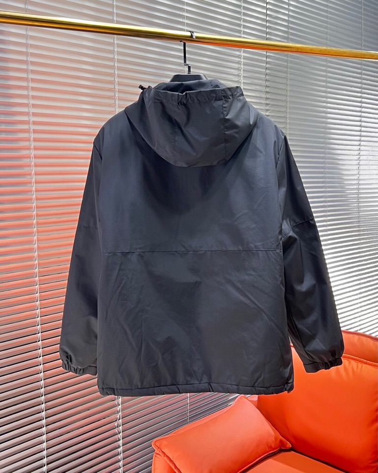 Moncler 蒙口2025秋冬棉服夹克外套，定制原版logo五金，精致工艺面料，顶级元素融合打造，潮男