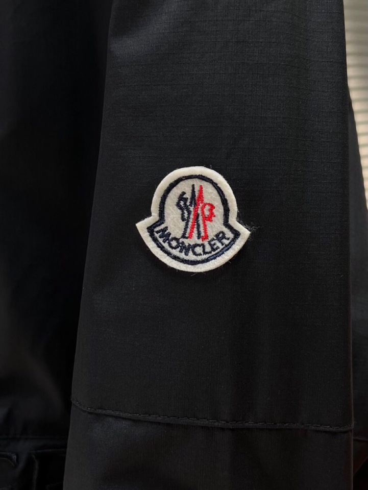Moncler 蒙口2025秋冬棉服夹克外套，定制原版logo五金，精致工艺面料，顶级元素融合打造，潮男