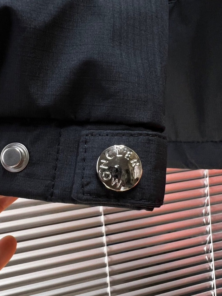 Moncler 蒙口2025秋冬棉服夹克外套，定制原版logo五金，精致工艺面料，顶级元素融合打造，潮男