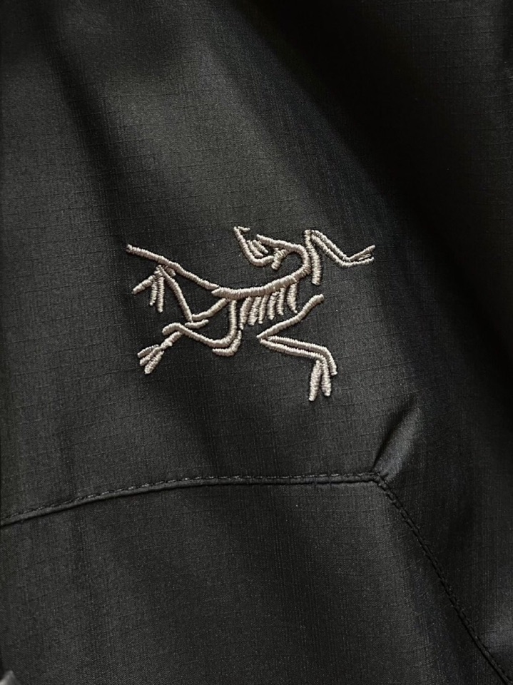 (Arcteryx）始祖鸟2025秋冬棉服夹克外套，定制原版logo五金，精致工艺面料，顶级元素融合打造