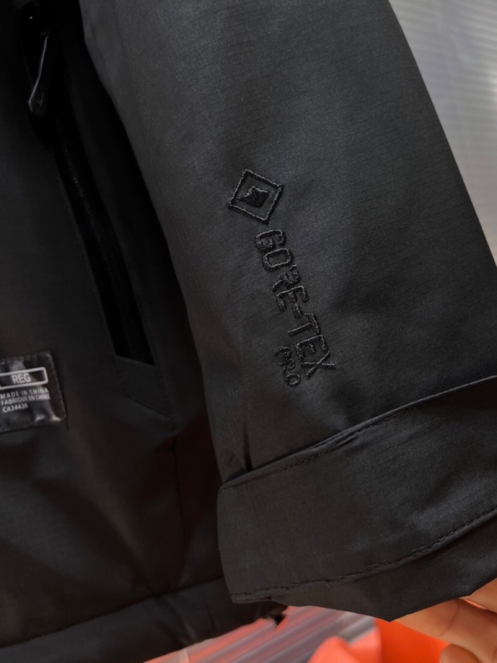 (Arcteryx）始祖鸟2025秋冬棉服夹克外套，定制原版logo五金，精致工艺面料，顶级元素融合打造